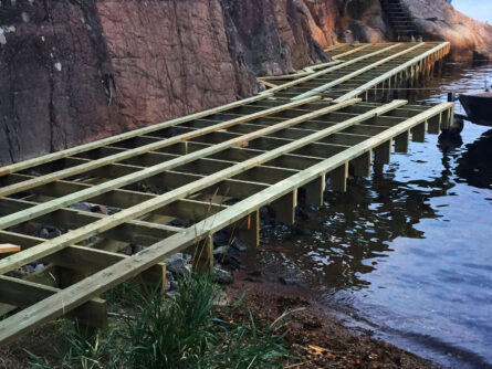 detalj-reglad-brygga-utan-dack