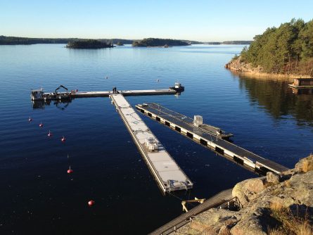 grinda-vagbrytare-och-helbetongpontoner-gasthamn