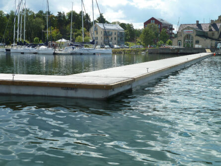 gustavsbergs-hamn-flytande-batmassan-betongpontoner