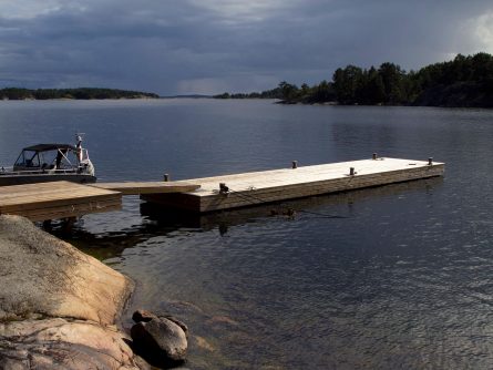 indackad-betongponton-mellanskargarden